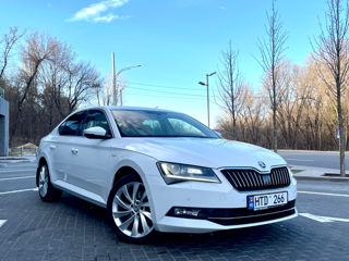 Skoda Superb foto 2