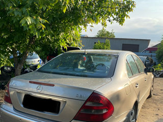 Mercedes E-Class W211 foto 1