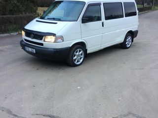 Volkswagen T4 foto 1