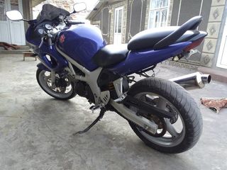 Suzuki SV650S foto 6