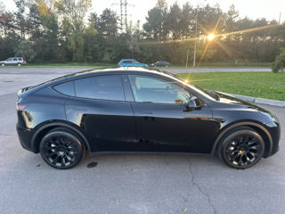 Tesla Model Y foto 8