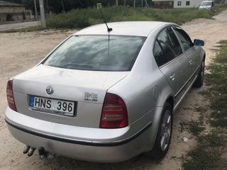 Skoda Superb foto 3