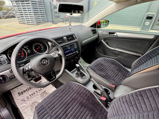 Volkswagen Jetta foto 7