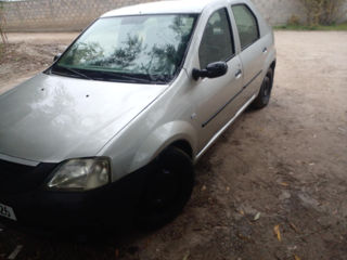 Dacia Logan foto 2