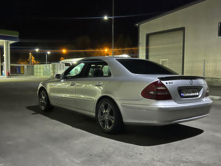 Mercedes E-Class foto 4