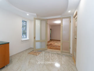 Apartament cu 3 camere, 92 m², Botanica, Chișinău foto 2