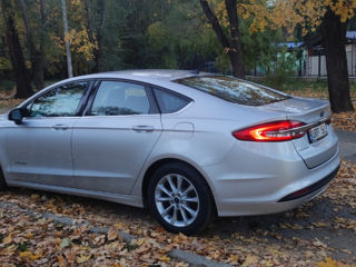 Ford Fusion foto 3