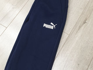 Vând pantaloni sportivi Puma