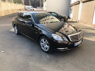 Mercedes E-Class foto 1