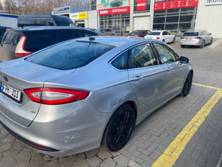 Ford Fusion foto 2