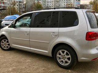 Volkswagen Touran foto 3