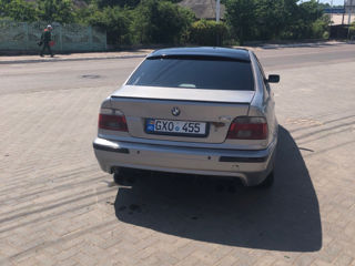 BMW 5 Series foto 2