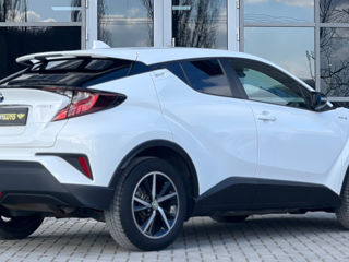 Toyota C-HR foto 8