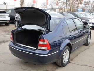 Volkswagen Jetta foto 6