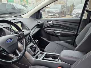 Ford Kuga foto 8