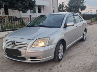 Toyota Avensis foto 1