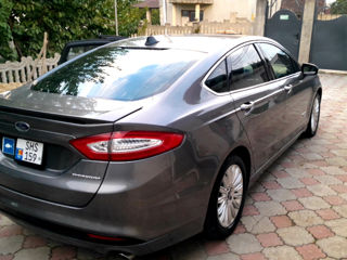 Ford Fusion foto 8