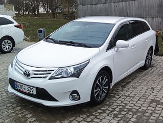 Toyota Avensis foto 2