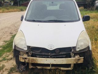 vind piese tayota yaris verso din 2003,1.4 diesel foto 3