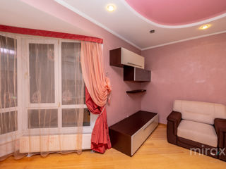 Apartament cu 2 camere, 74 m², Buiucani, Chișinău foto 4