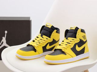 black and yellow nike 1