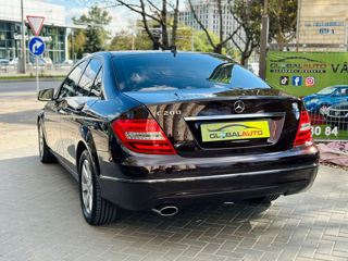 Mercedes C-Class foto 5