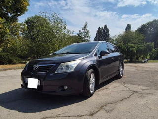 Toyota Avensis foto 1