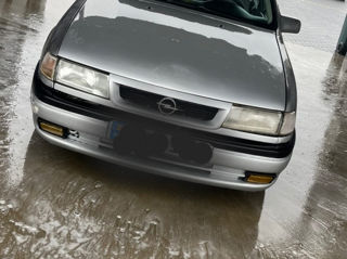 Opel Vectra фото 1