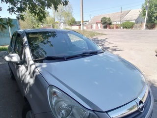 Opel Corsa foto 2