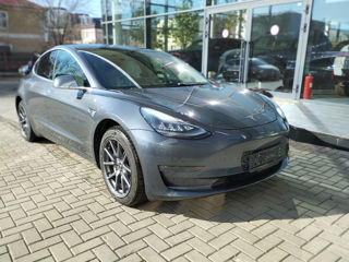 Tesla Model 3 foto 1