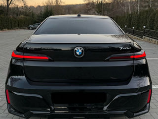 BMW 7 Series foto 4