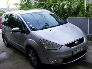 Ford Galaxy foto 2