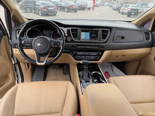 KIA Carnival foto 12