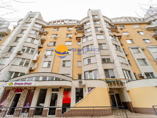 Apartament cu 3 camere, 82 m², Centru, Chișinău