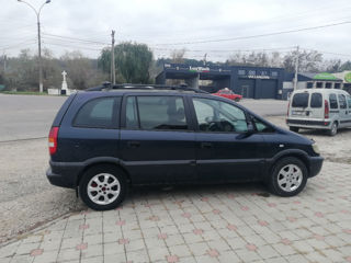 Opel Zafira foto 3