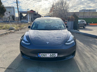 Tesla Model 3 foto 2