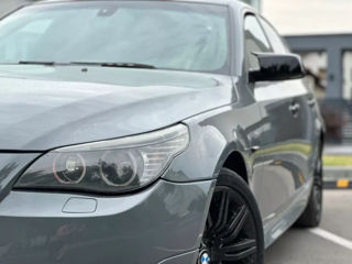 BMW 5 Series foto 4