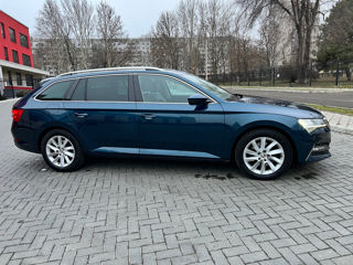 Skoda Superb foto 4