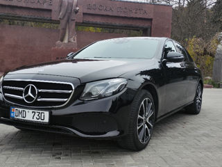 Mercedes E-Class foto 1