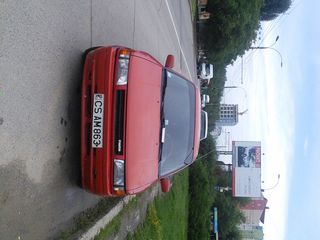 Mazda 323 foto 3