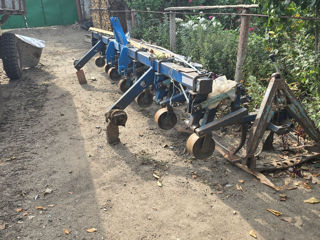 Cultivator printre rinduri