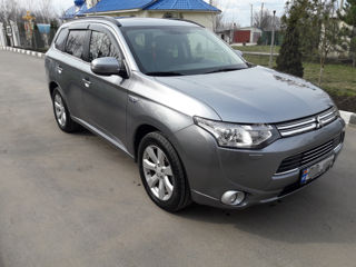 Mitsubishi Outlander foto 2