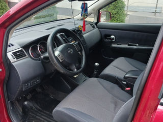 Nissan Tiida foto 8