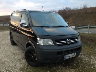 Volkswagen T5 foto 1