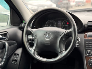 Mercedes C-Class foto 11