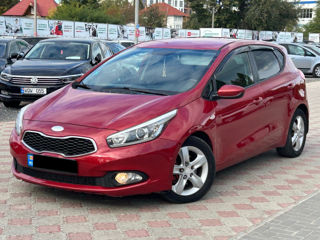 KIA Ceed foto 1