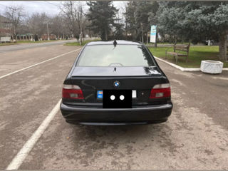 BMW 5 Series foto 3