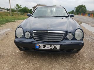 Mercedes E Class foto 4