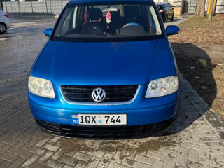 Volkswagen Touran foto 5