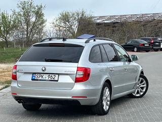 Skoda Superb foto 4